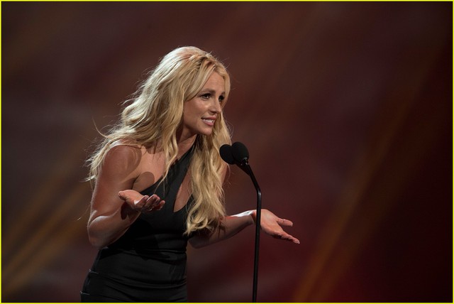 Britney Spears nhận giải Biểu tượng đầu tiên của Radio Disney Music Awards - Ảnh 2.