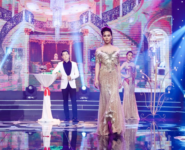 Ấn tượng BST lấp lánh Vũ khúc mùa đông trên sân khấu Sài Gòn đêm thứ 7 - Ảnh 9.