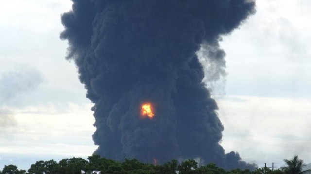 Cháy tại nhà máy lọc dầu ở Mexico, 9 người bị thương - Ảnh 2.