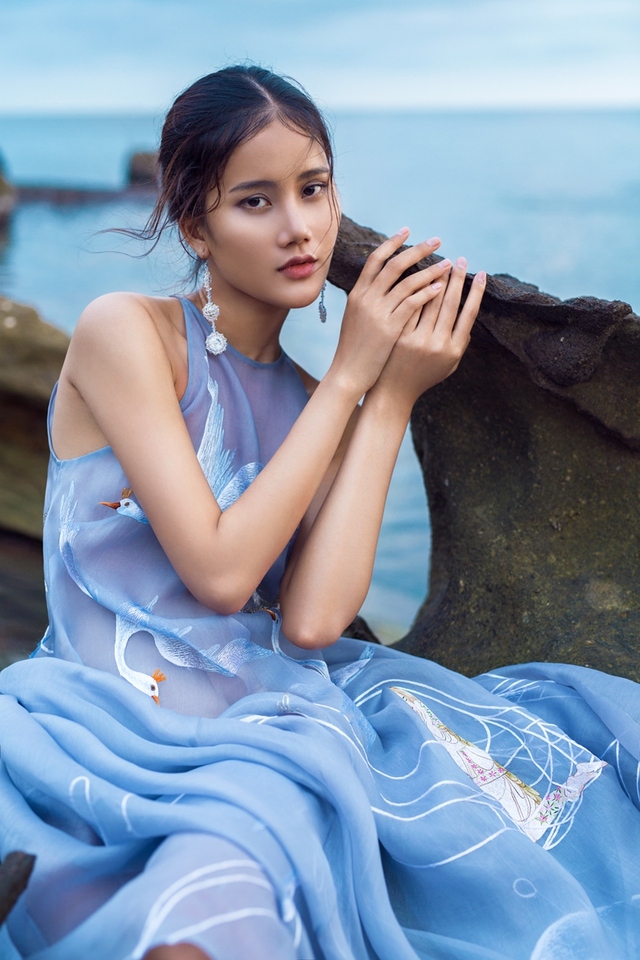 Hương Ly Next Top Model đẹp mơ màng giữa khung cảnh núi rừng - Ảnh 13.