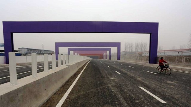 Trải nghiệm lái xe qua đường hầm sắc màu tại Trung Quốc - Ảnh 7.