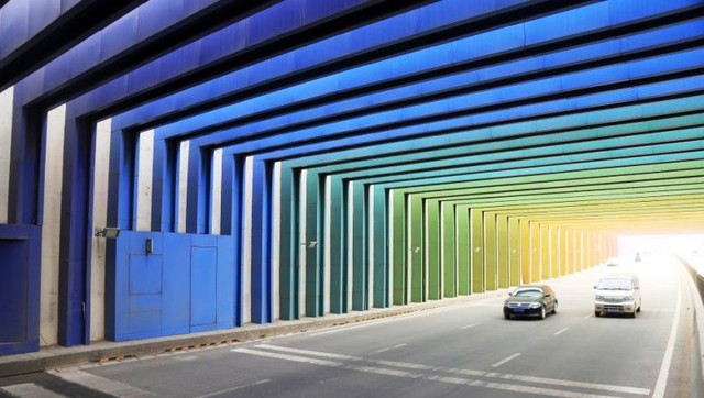 Trải nghiệm lái xe qua đường hầm sắc màu tại Trung Quốc - Ảnh 9.