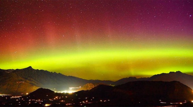 Nam cực quang xuất hiện tuyệt đẹp trên bầu trời New Zealand - Ảnh 1.
