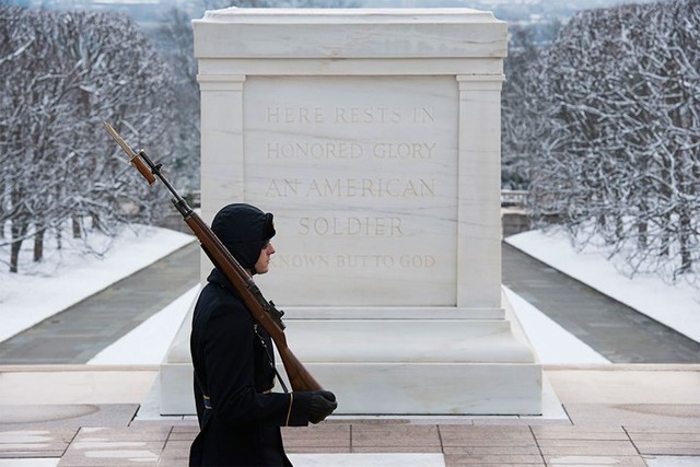Những khoảnh khắc xúc động trong đời binh nghiệp của binh sĩ Mỹ - Ảnh 14.