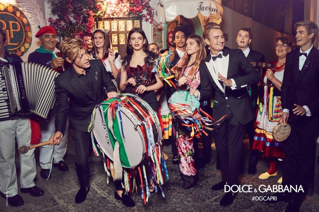 Dolce & Gabbana - Ngập tràn không khí lễ hội trong chiến dịch mới - Ảnh 1.