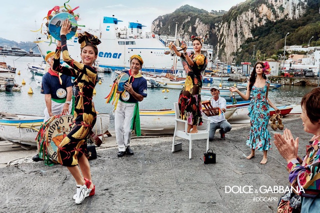 Dolce & Gabbana - Ngập tràn không khí lễ hội trong chiến dịch mới - Ảnh 4.