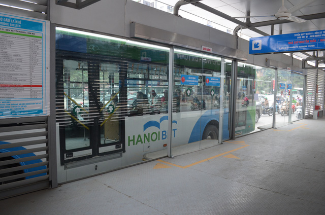 Hà Nội mở 3 tuyến xe bus thường kết nối với BRT - Ảnh 1.