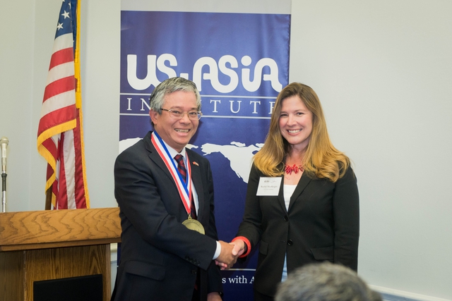 Đại sứ Việt Nam tại Hoa Kỳ dự hội thảo về APEC tại Viện Hoa Kỳ - châu Á - Ảnh 2.
