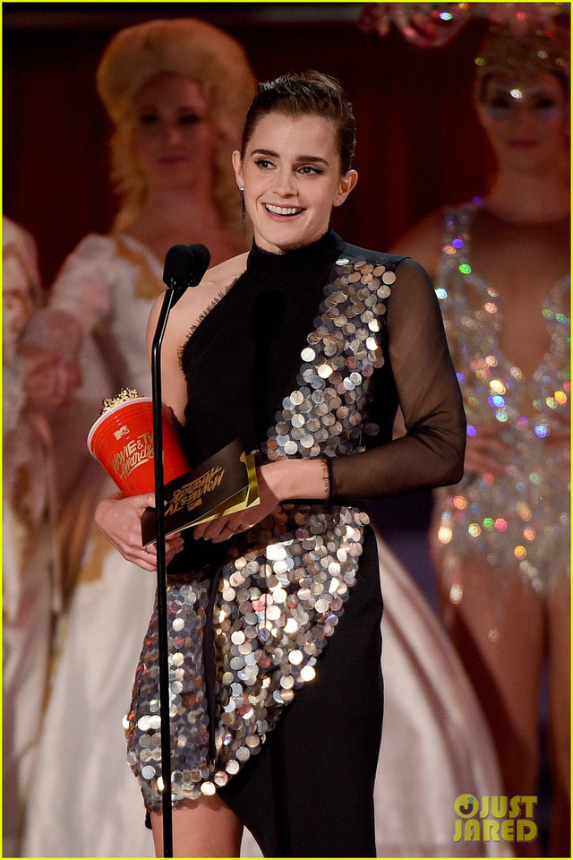 Emma Watson đẹp rạng ngời trên sân khấu MTV Movie & TV Awards 2017 - Ảnh 5.