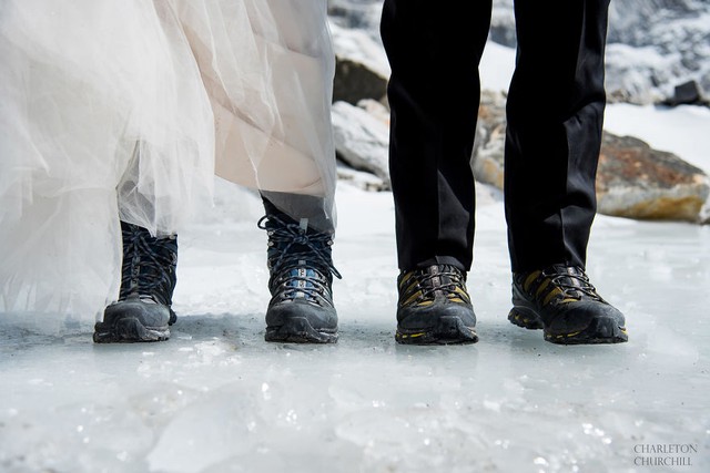 Ngỡ ngàng với cặp đôi chịu khổ, chịu lạnh lên tận đỉnh Everest làm đám cưới - Ảnh 6.