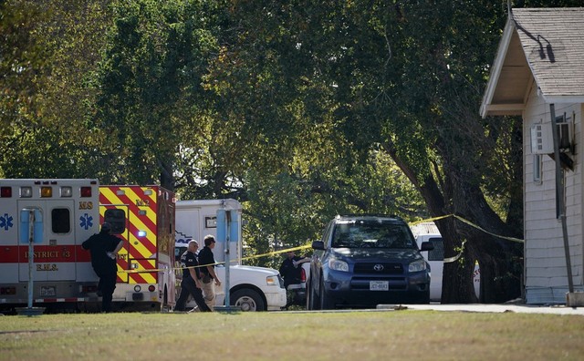 Nổ súng tại nhà thờ ở Texas: Ít nhất 26 người thiệt mạng, 20 người bị thương - Ảnh 2.
