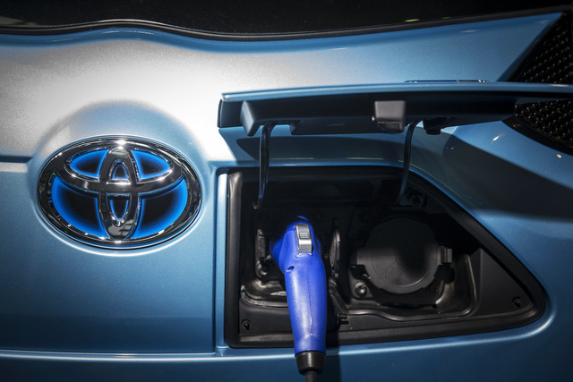 Toyota chia tay Tesla để tự thân phát triển xe điện - Ảnh 1.