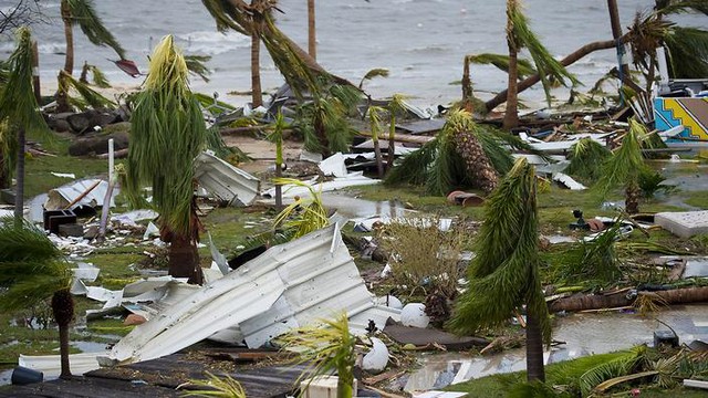 Người dân Mỹ, Cuba sơ tán khẩn cấp trước siêu bão Irma - Ảnh 1.