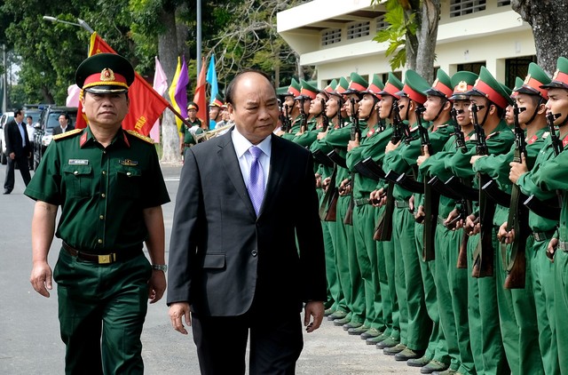 Thủ tướng Nguyễn Xuân Phúc thăm Bộ Chỉ huy quân sự tỉnh Đồng Tháp - Ảnh 2.