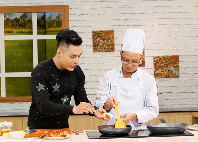 Diễn viên hài Bảo Lâm lộ tính ham ăn trong Tuyệt chiêu ẩm thực - Ảnh 1.