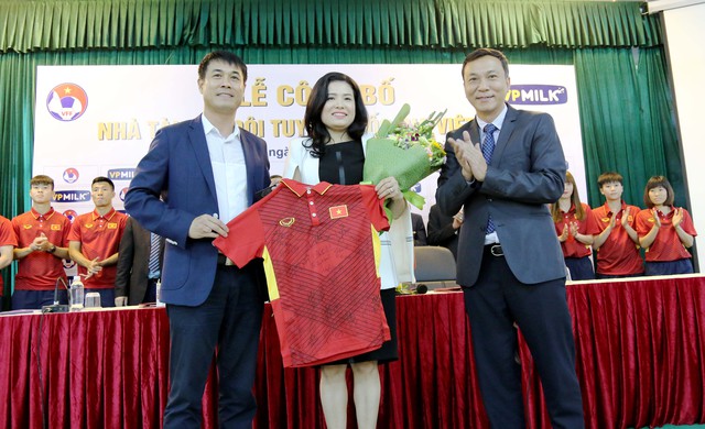 Ra mắt nhà tài trợ mới của bóng đá Việt Nam - Ảnh 2.