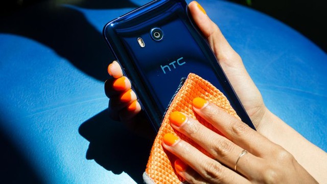 HTC U11 Plus chính thức lộ diện vào ngày 2/11 - Ảnh 1.