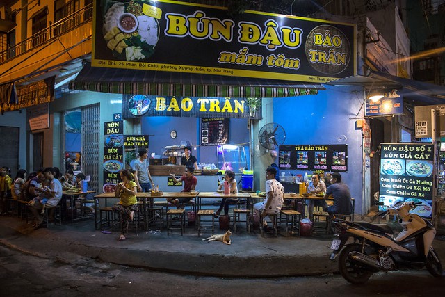 Sắc màu đường phố Việt Nam qua ống kính của nhiếp ảnh gia Ba Lan - Ảnh 5.