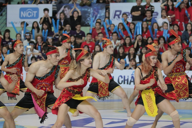 Chung kết VUG Hà Nội: ĐH Ngoại thương đăng quang Dance Battle, chủ nhà ĐH Bách Khoa vô địch Futsal - Ảnh 1.