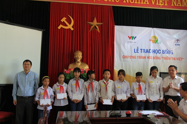 Học bổng Niềm tin Việt - 1 năm đồng hành cùng học sinh nghèo vượt khó - Ảnh 3.