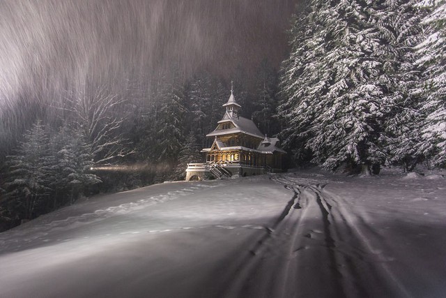 Ngắm mùa đông huyền ảo ở vùng rừng núi Ba Lan - Ảnh 4.