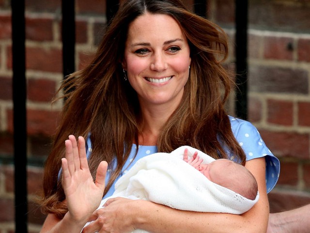 Ngắm thời trang của Công nương Kate Middleton thay đổi qua năm tháng - Ảnh 12.