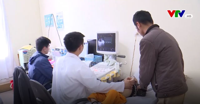 Khám sàng lọc bệnh tim bẩm sinh cho trẻ em tại Hà Nam - Ảnh 1.