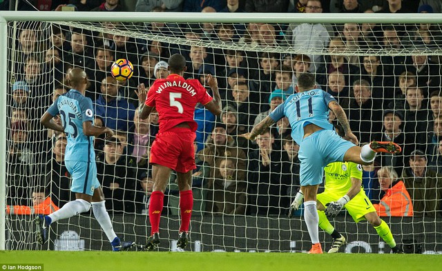 Thắng tối thiểu Man City, Liverpool tiếp tục bám đuổi Chelsea - Ảnh 2.