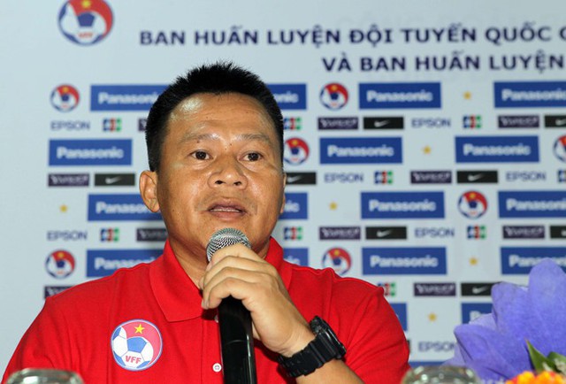 CLB TP Hồ Chí Minh sa thải HLV Alain Fiard - Ảnh 1.