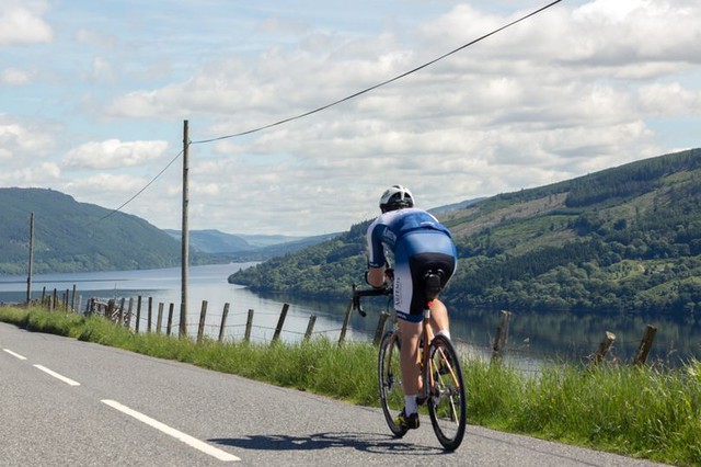 Vận động viên Anh đạp xe vòng quanh thế giới trong 80 ngày - Ảnh 1.