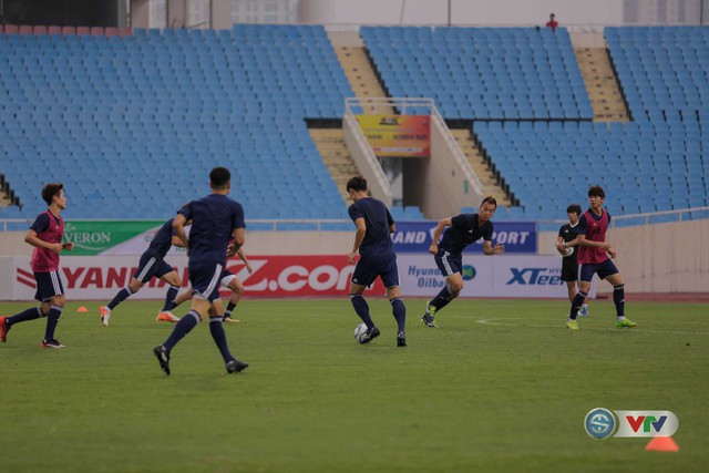 ẢNH: Tuyển các Ngôi sao K-League tập làm quen sân Mỹ Đình trước trận giao hữu - Ảnh 3.