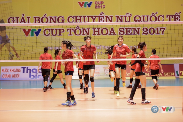 VTV Cup Tôn Hoa Sen 2017: ĐT bóng chuyền nữ Việt Nam tập buổi đầu tiên tại Hải Dương - Ảnh 1.