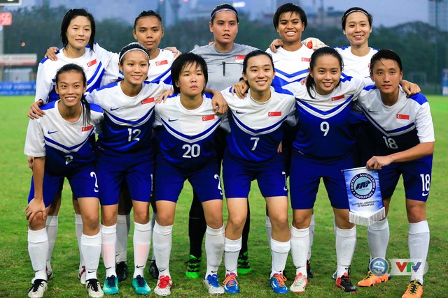 Ảnh: Thắng Singapore 8-0, ĐT nữ Việt Nam vươn lên đầu bảng - Ảnh 4.