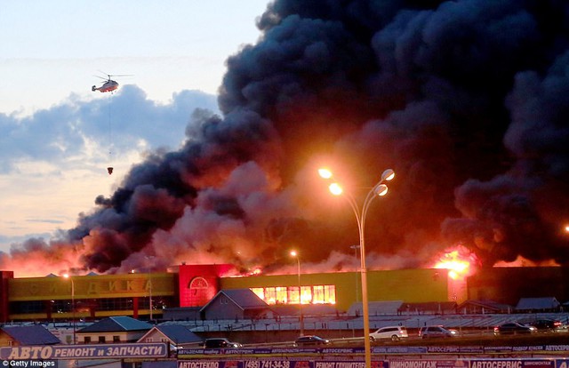 Cháy chợ vật liệu xây dựng ở Moscow, Nga - Ảnh 10.