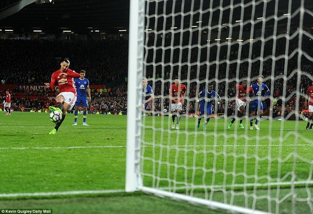 Vòng 31 giải Ngoại hạng Anh: Manchester United tiếp tục hòa trên sân nhà - Ảnh 4.