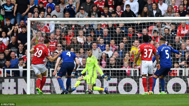 Vòng 29 ngoại hạng Anh: Middlesbrough 1-3 Man United: Valdes sai lầm, Man Utd thoát khỏi vị trí thứ 6 - Ảnh 3.
