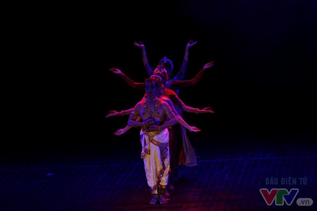 Đặc sắc màn biểu diễn nghệ thuật múa cổ điển truyền thống Ấn Độ tại Hà Nội - Ảnh 7.