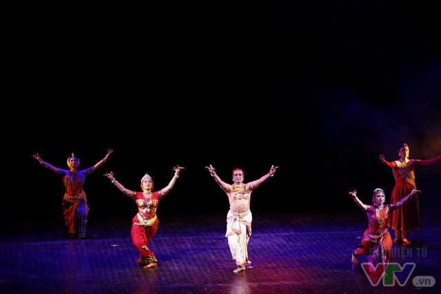Đặc sắc màn biểu diễn nghệ thuật múa cổ điển truyền thống Ấn Độ tại Hà Nội - Ảnh 6.