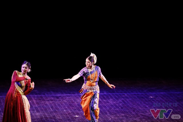Đặc sắc màn biểu diễn nghệ thuật múa cổ điển truyền thống Ấn Độ tại Hà Nội - Ảnh 9.