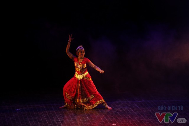 Đặc sắc màn biểu diễn nghệ thuật múa cổ điển truyền thống Ấn Độ tại Hà Nội - Ảnh 11.