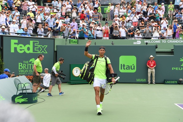 Ảnh: Roger Federer đánh bại Nadal để giành ngôi vô địch Miami mở rộng 2017 - Ảnh 1.