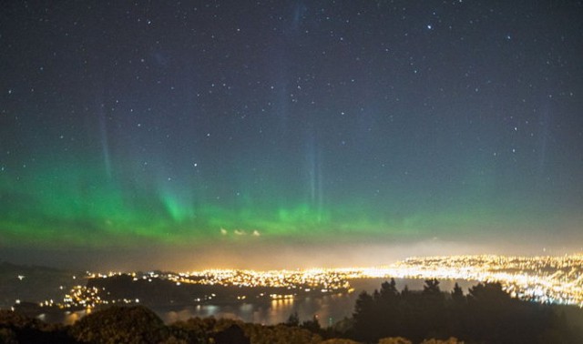 Nam cực quang xuất hiện tuyệt đẹp trên bầu trời New Zealand - Ảnh 3.