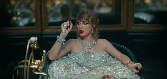 Săm soi loạt đồ trang sức hàng hiệu trong MV mới của Taylor Swift - Ảnh 1.
