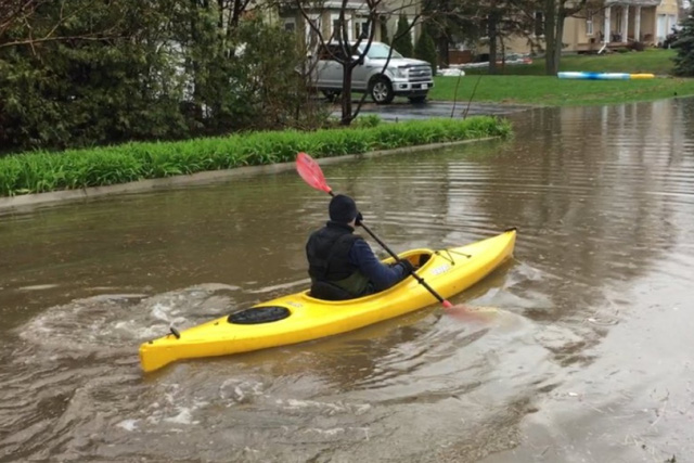 Canada: Ngập lụt nghiêm trọng do mưa lớn kéo dài - Ảnh 2.
