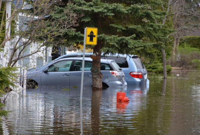 Canada: Ngập lụt nghiêm trọng do mưa lớn kéo dài - Ảnh 4.