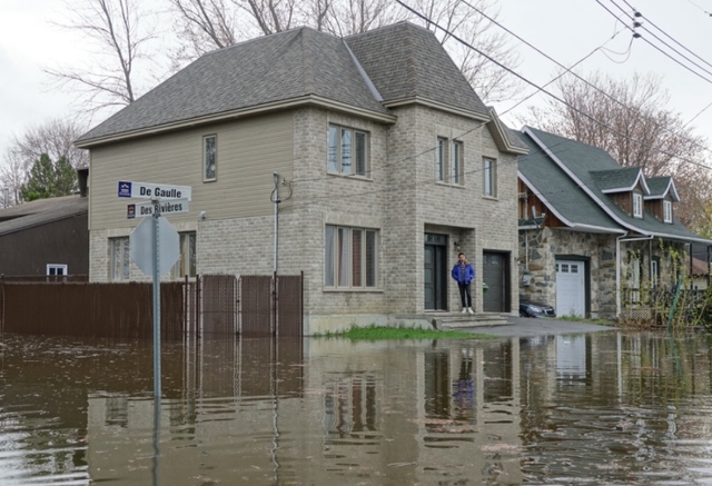 Canada: Ngập lụt nghiêm trọng do mưa lớn kéo dài - Ảnh 1.