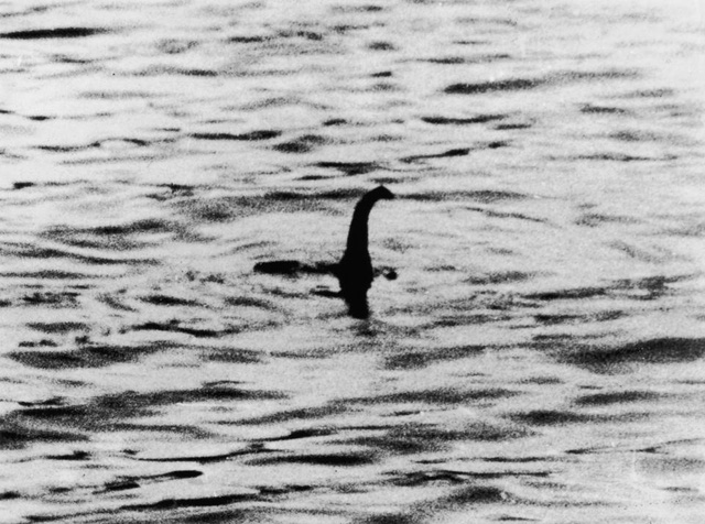 Kiểm tra DNA trong mẫu nước để truy tìm quái vật hồ Loch Ness - Ảnh 1.