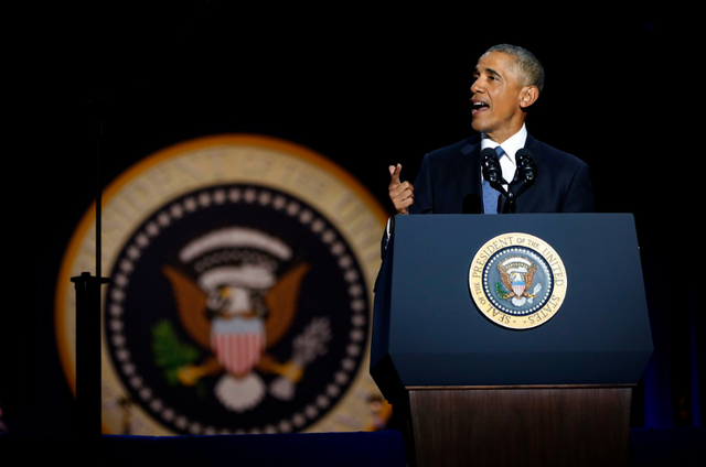 Những hình ảnh đáng nhớ của ông Obama khi từ biệt vai trò Tổng thống Mỹ - Ảnh 3.