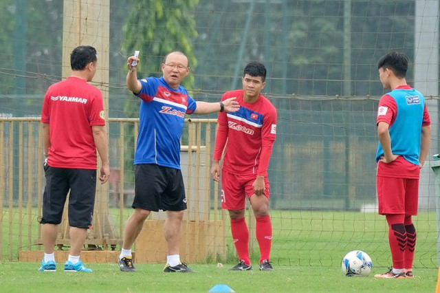 Đội trưởng Nguyễn Văn Quyết: “Triết lí bóng đá của HLV Park Hang Seo là đề cao tính kỷ luật” - Ảnh 1.
