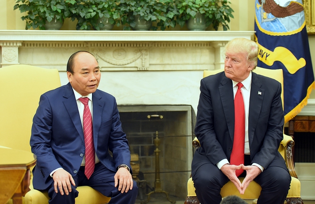 Thủ tướng Nguyễn Xuân Phúc hội đàm với Tổng thống Donald Trump - Ảnh 1.